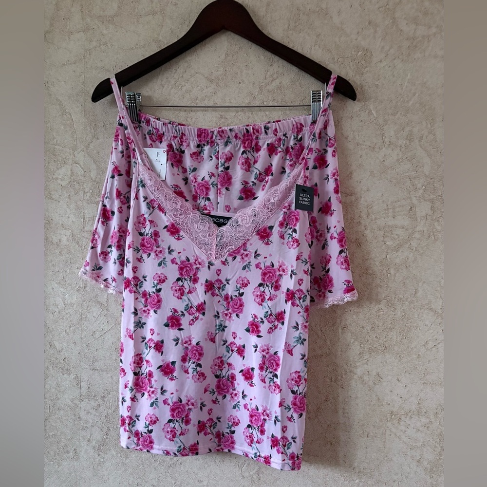 BCBG Chalk  Pink Floral Lace Trim  2 Piece Pajamas Shorts Set